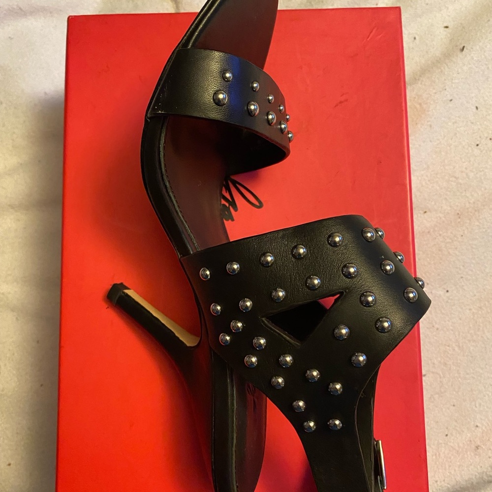 Brand new Isa Japia shoes size 40/10 for sale